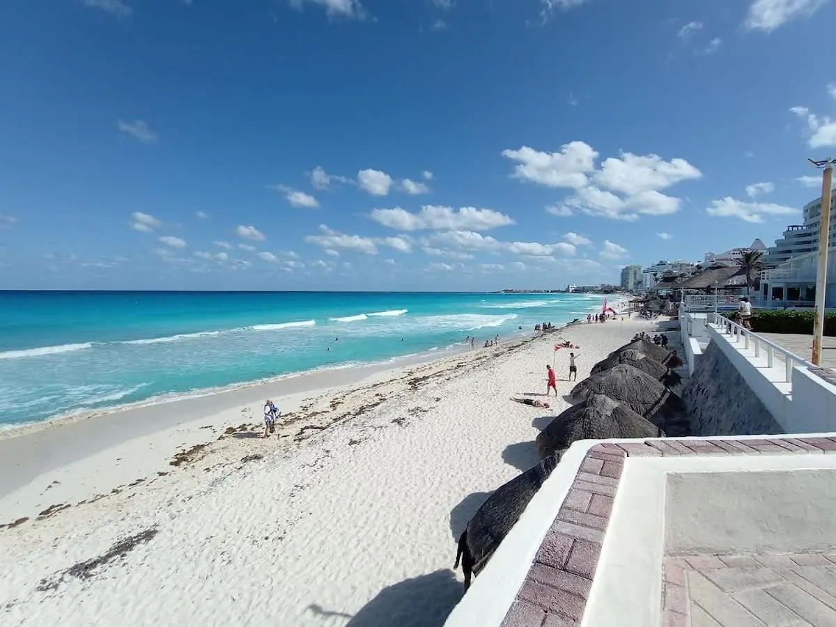 Bonito Departamento En Condominio Con Playa Cancún