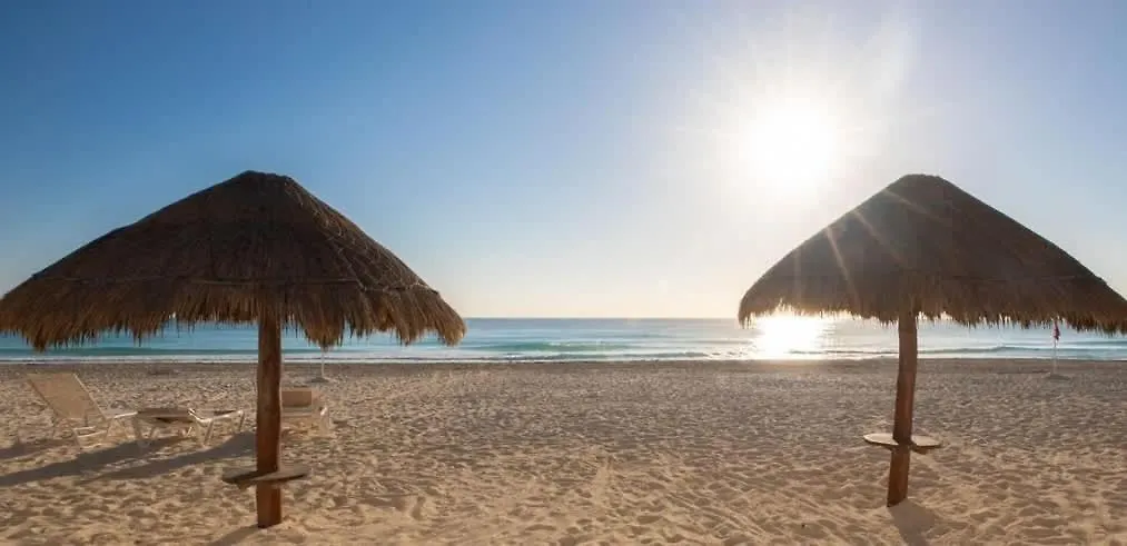 Bonito Departamento En Condominio Con Playa Cancún 0*,