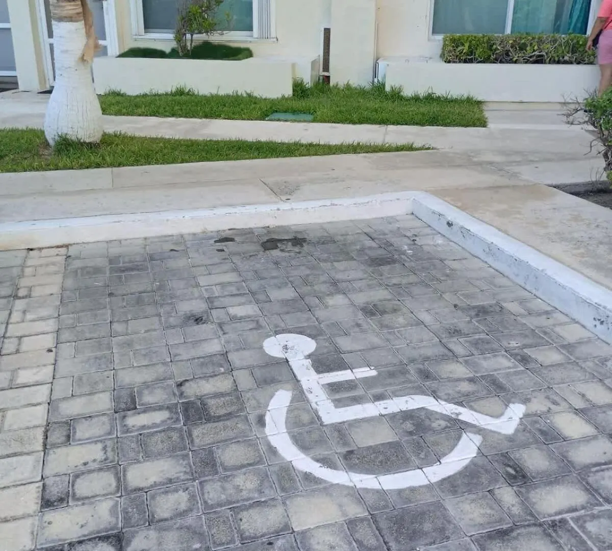 Bonito Departamento En Condominio Con Playa Cancún